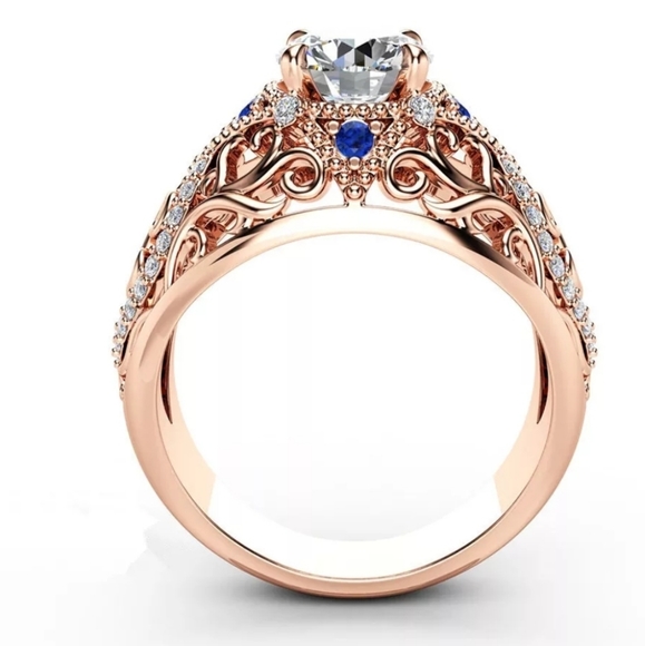 Beautiful Ring - Picture 3 of 4